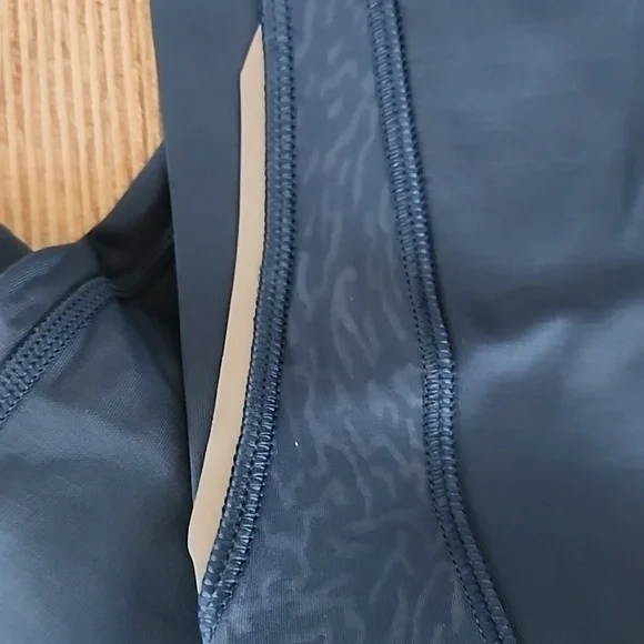 LULEMON Cold PACER Tight 28"  Size 8 NWT - Picture 4 of 5